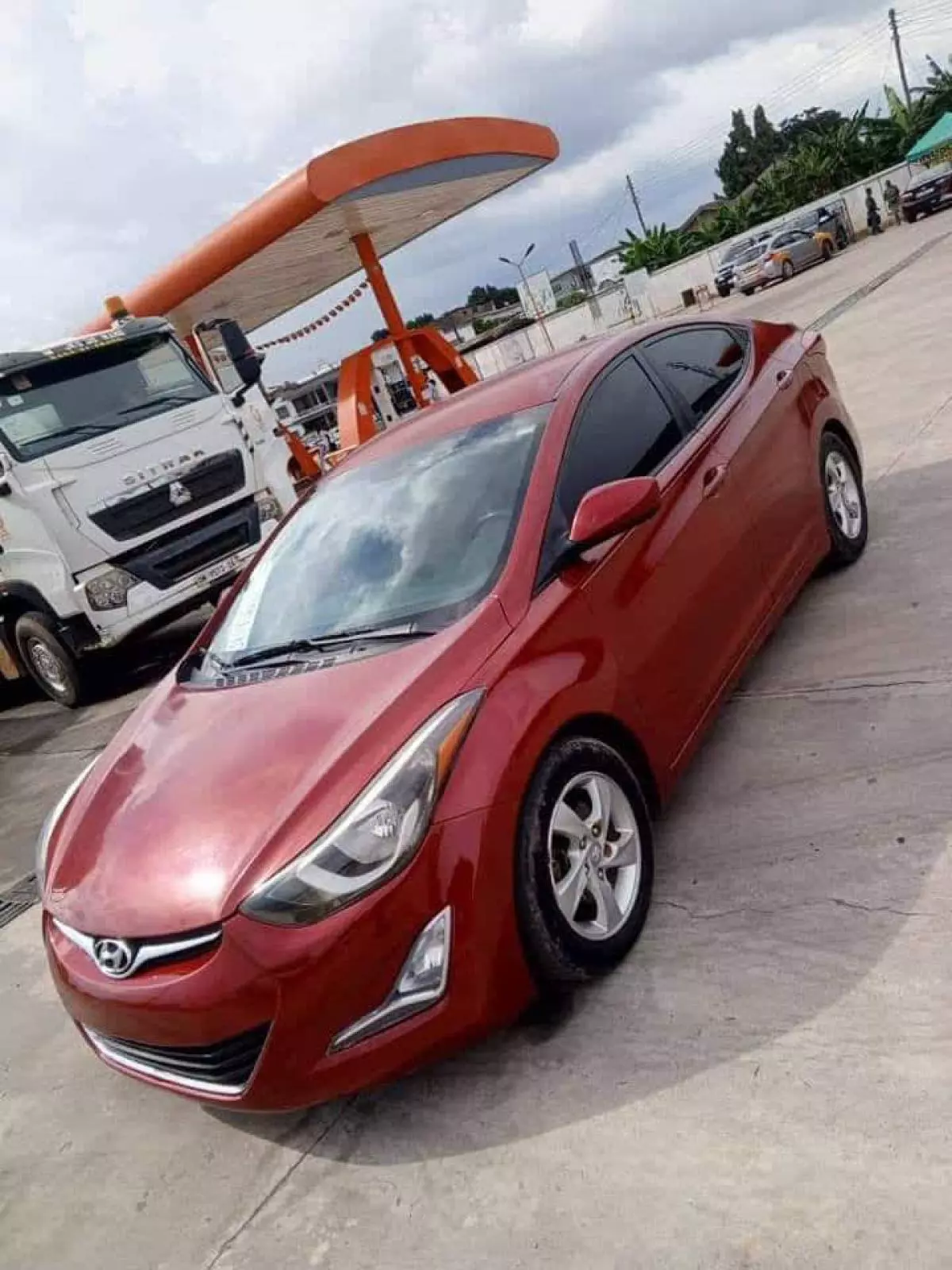 Hyundai Elantra   - 2014