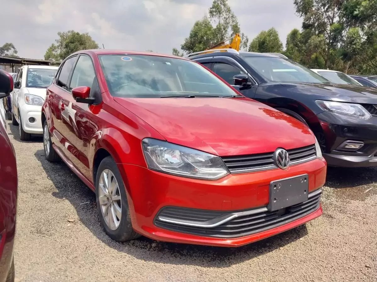 Volkswagen Polo   - 2017