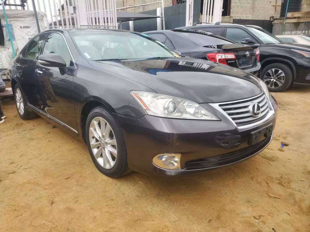 Lexus ES 350   - 2011