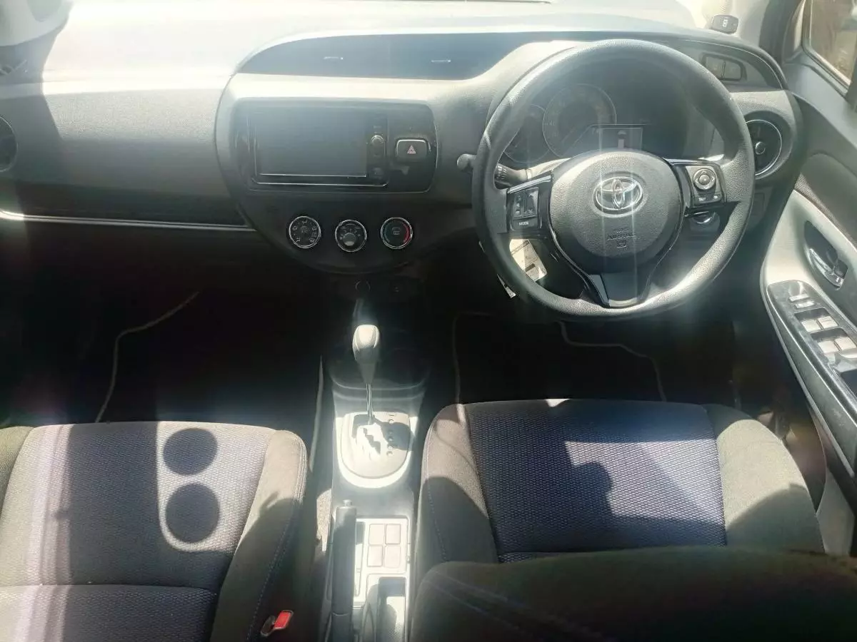 Toyota Vitz   - 2016