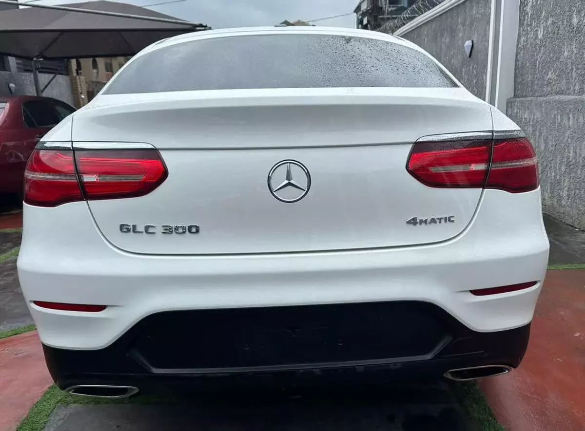 Mercedes-Benz GLC 300   - 2018