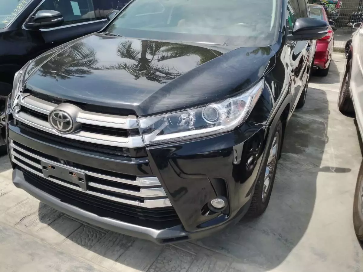 Toyota Highlander   - 2017