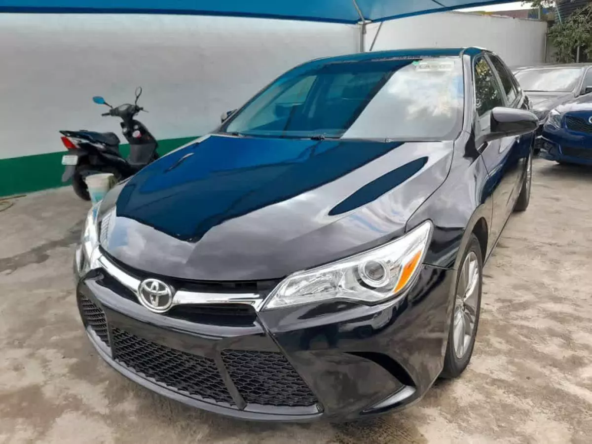 Toyota Camry   - 2016