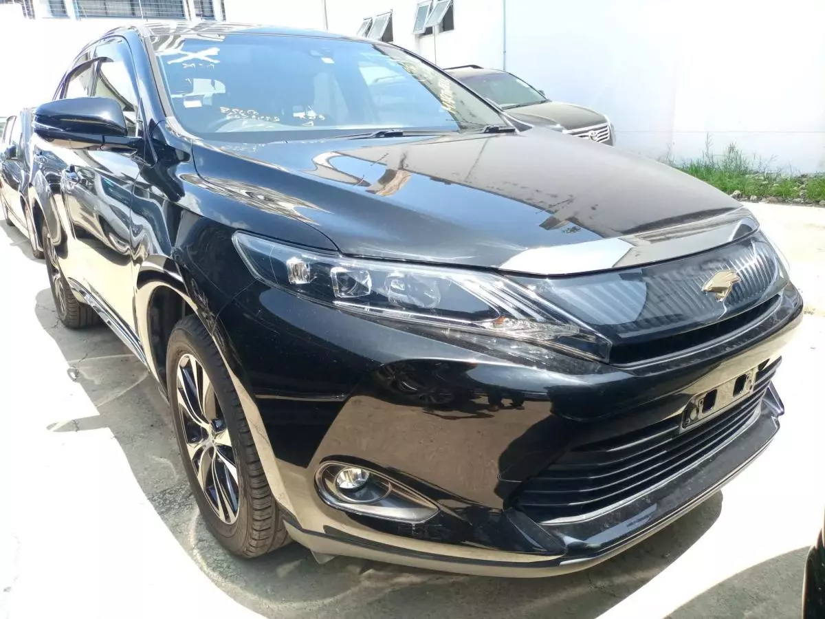 Toyota Harrier - 2015