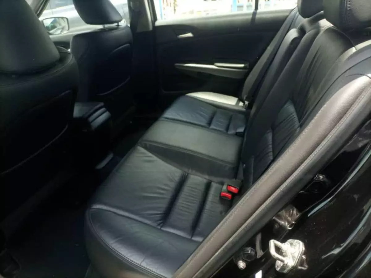 Honda Accord - 2009