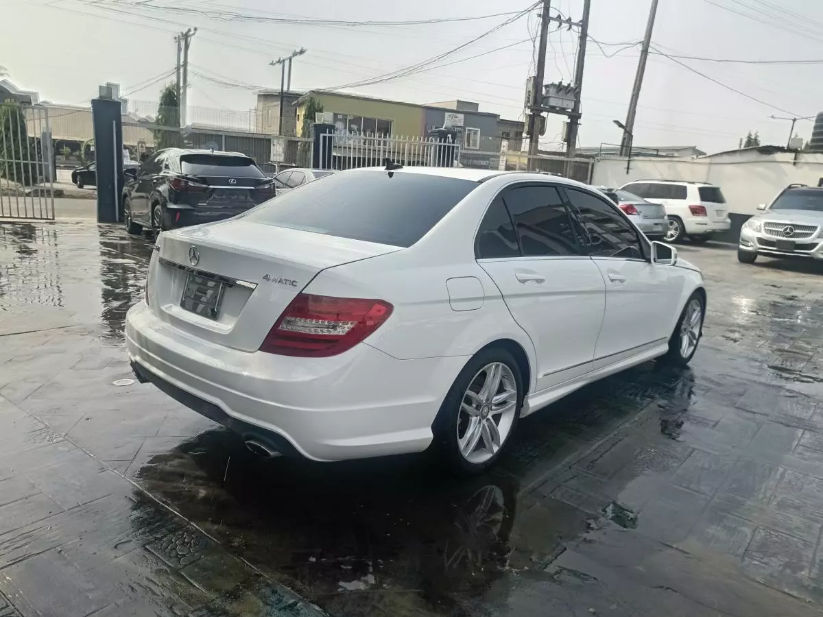 Mercedes-Benz C 300   - 2014