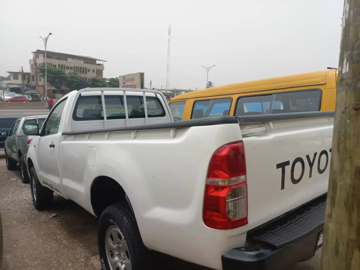 Toyota Hilux  - 2012