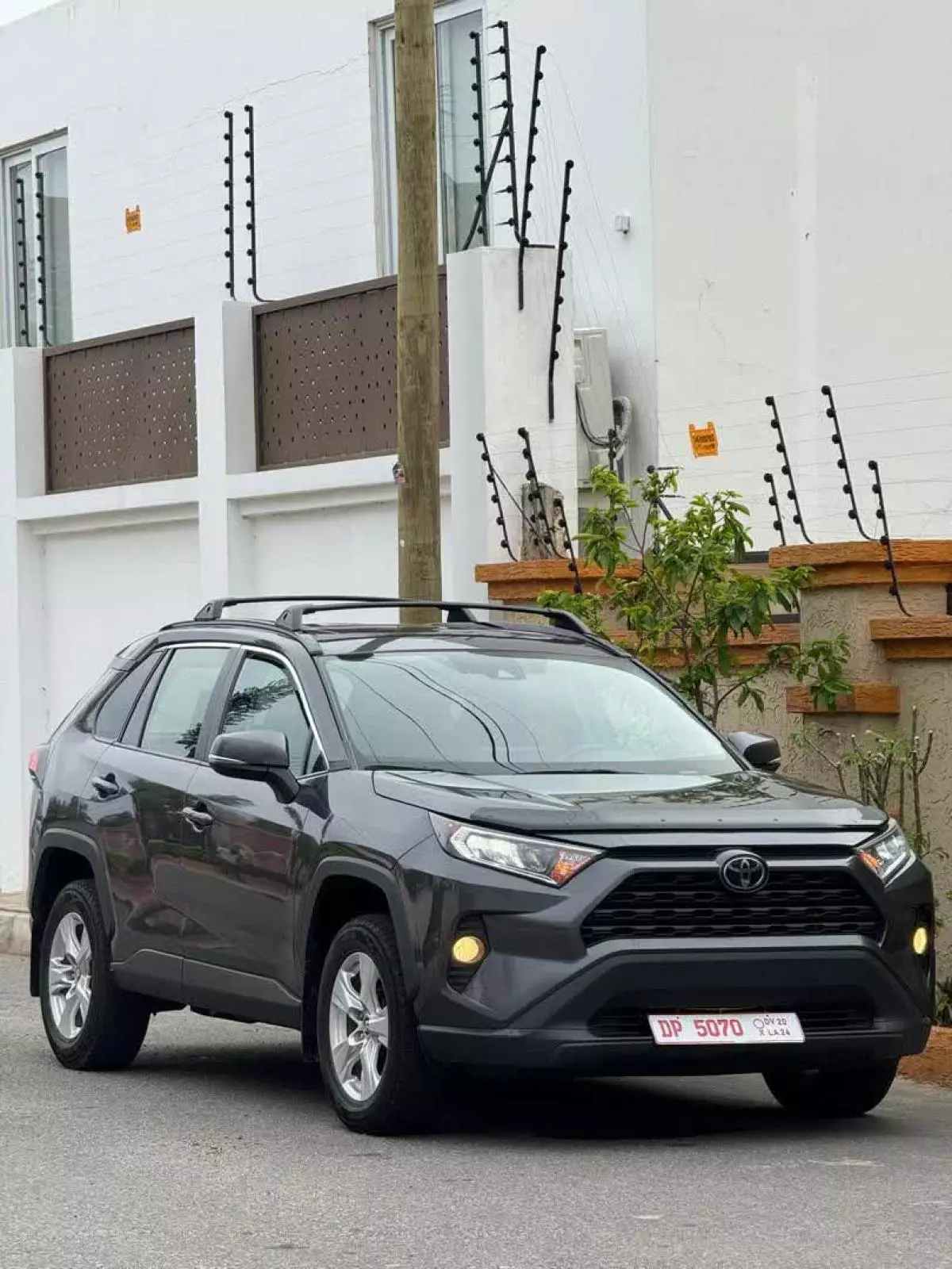 Toyota RAV 4   - 2019