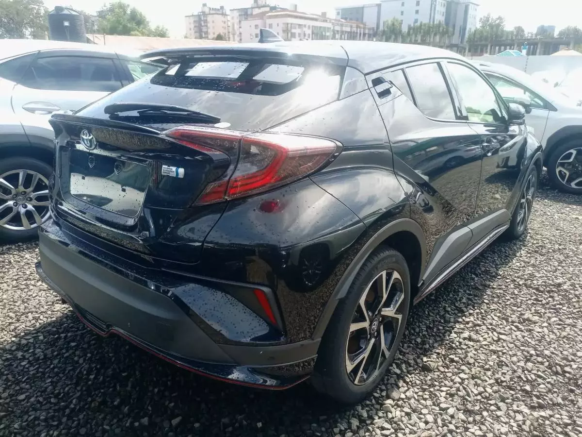 Toyota C-HR   - 2017