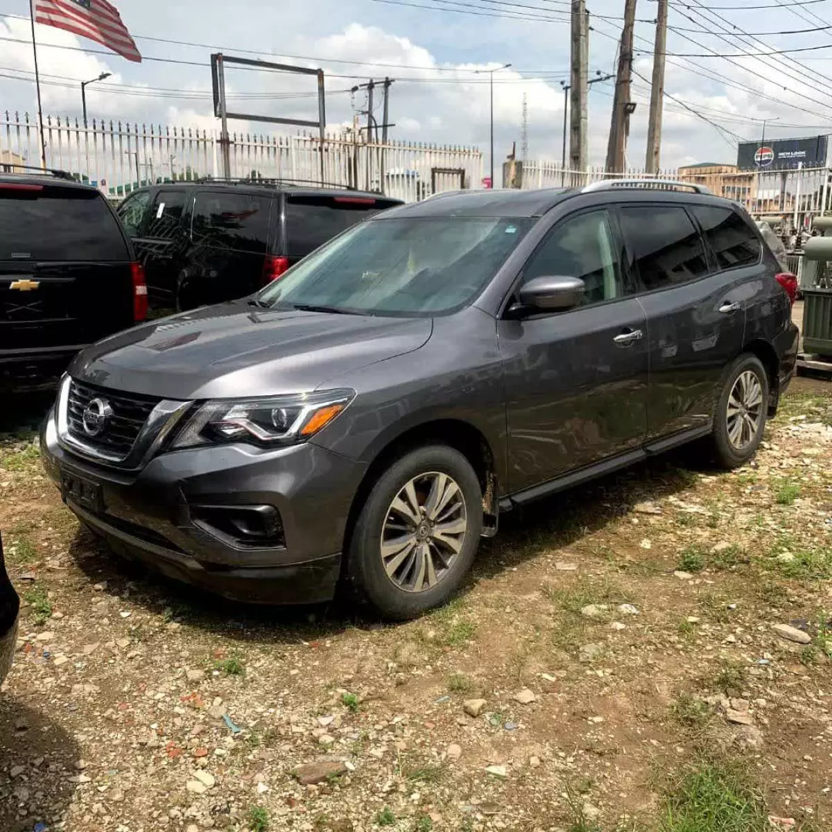 Nissan Pathfinder   - 2017