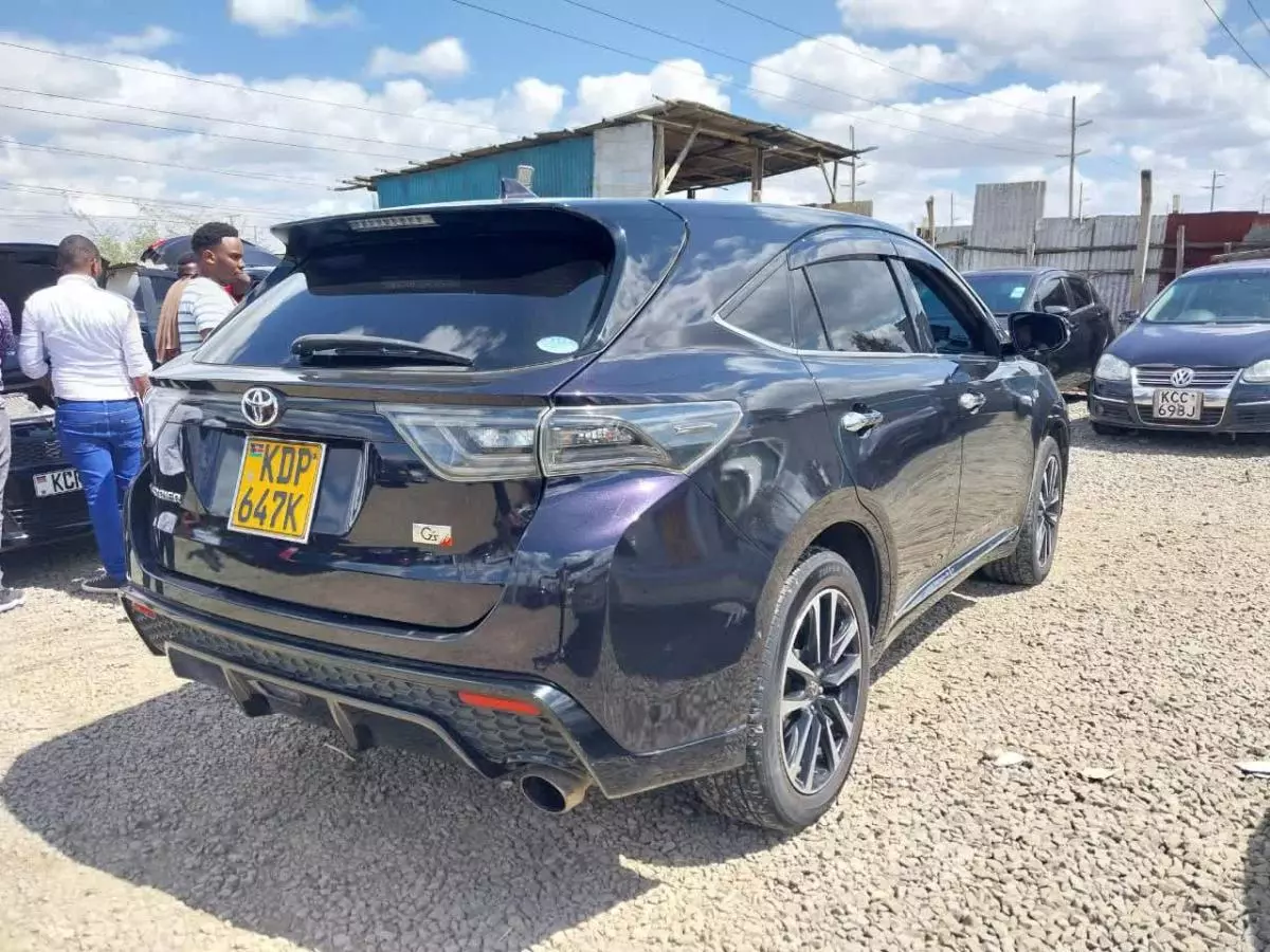 Toyota Harrier   - 2018