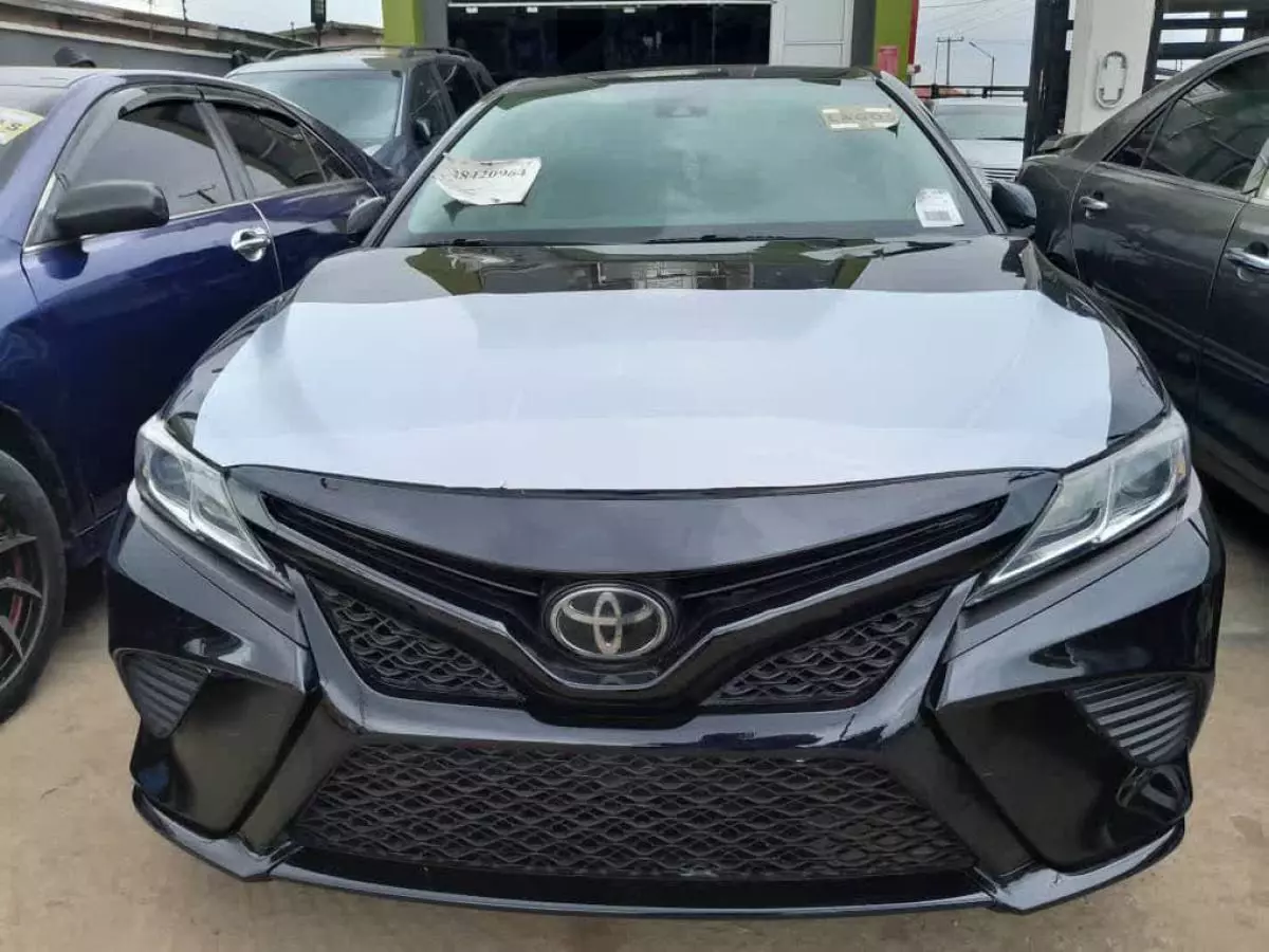 Toyota Camry   - 2019