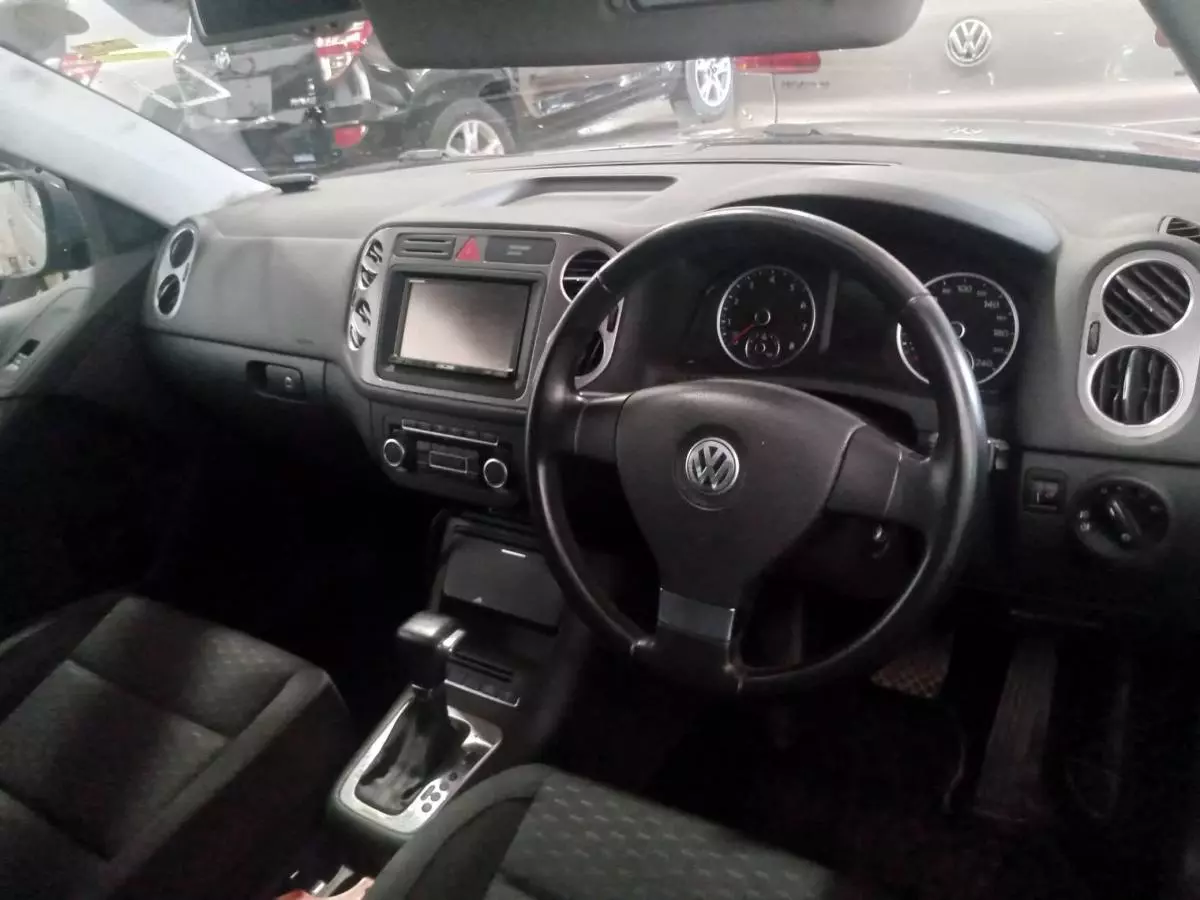 Volkswagen Tiguan   - 2009