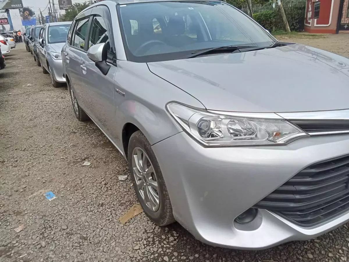 Toyota Fielder hybrid    - 2017