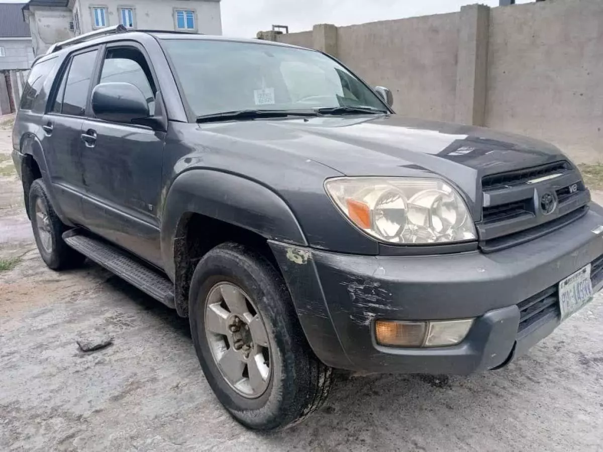 Toyota 4-Runner   - 2004