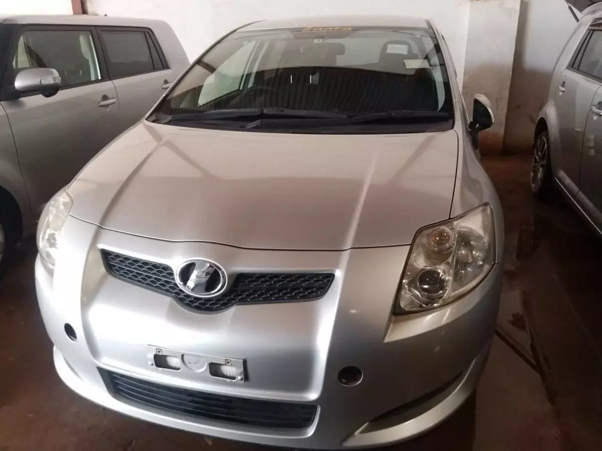 Toyota Auris   - 2010