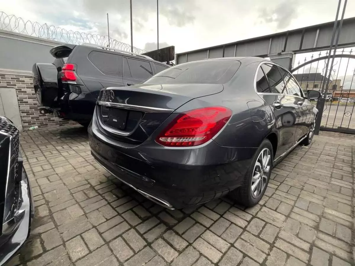 Mercedes-Benz C 300   - 2015