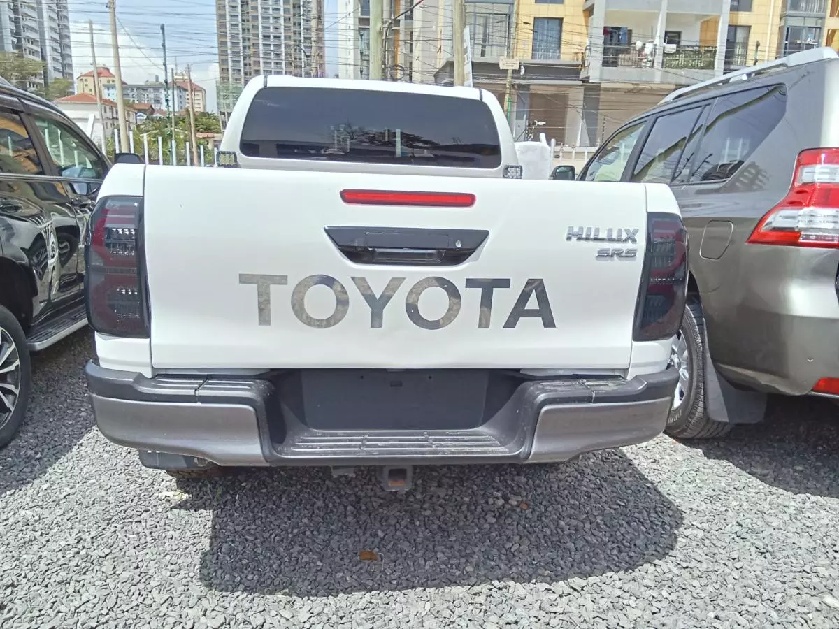 Toyota Hilux Revo    - 2018