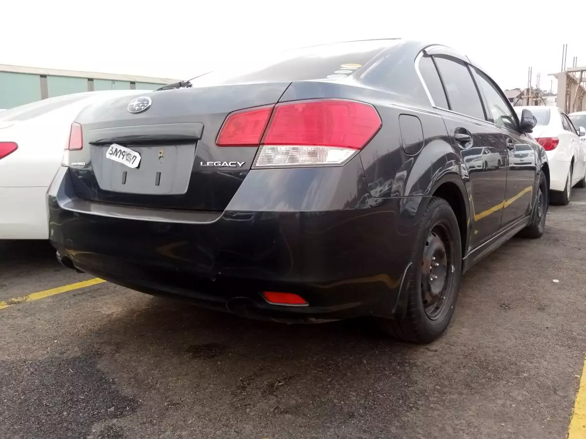 Subaru Legacy   - 2009