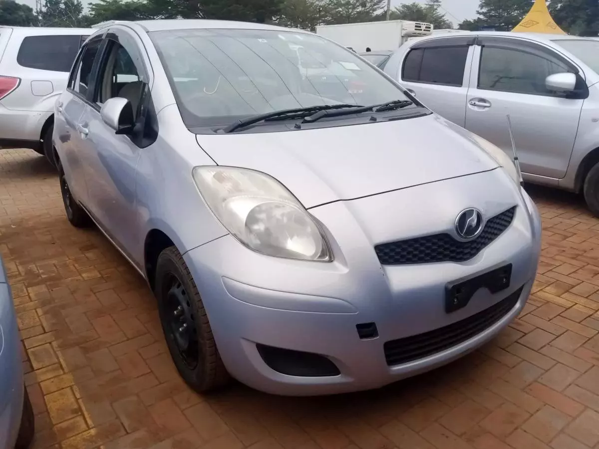 Toyota Vitz   - 2009