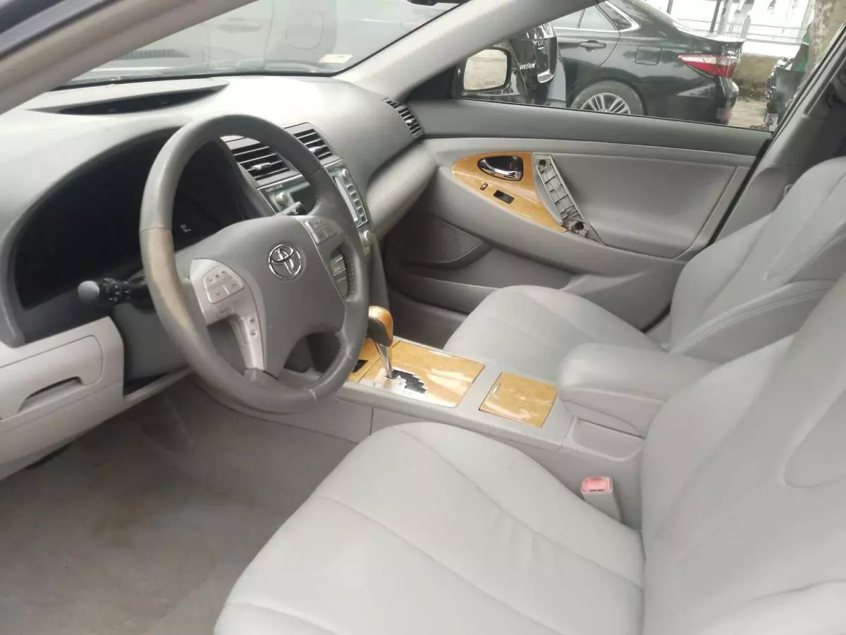 Toyota Camry   - 2007