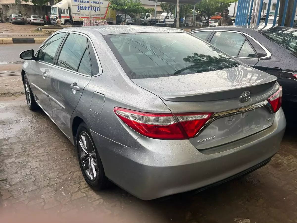 Toyota Camry   - 2015