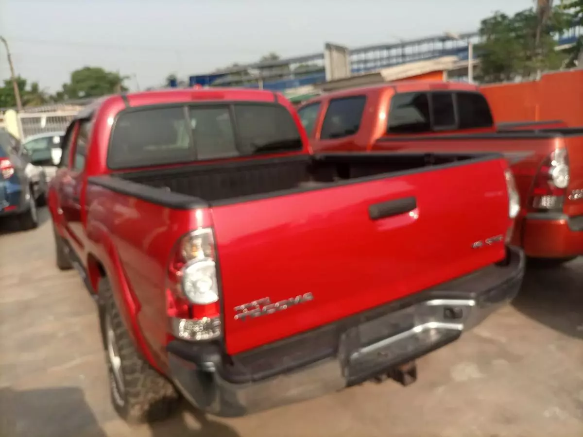 Toyota Tacoma - 2012