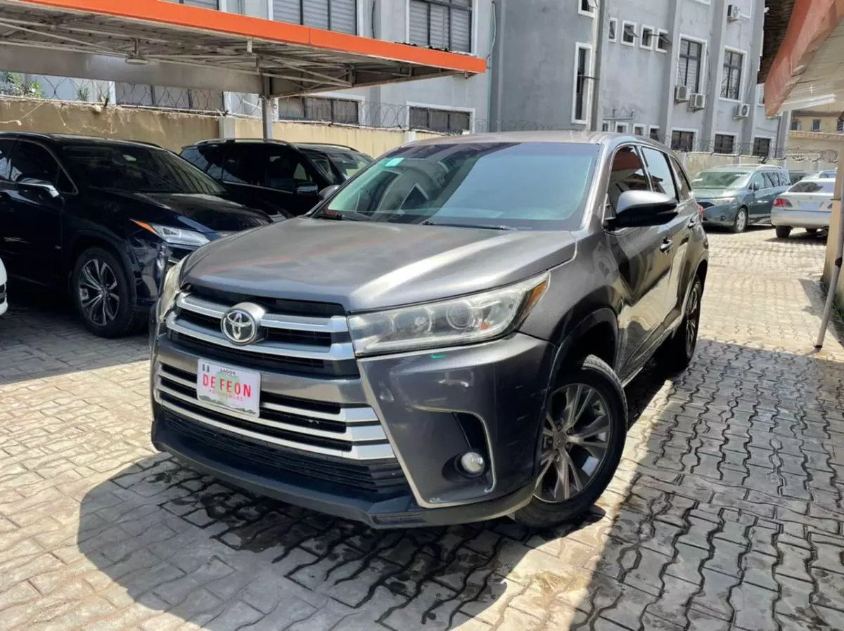 Toyota Highlander   - 2015