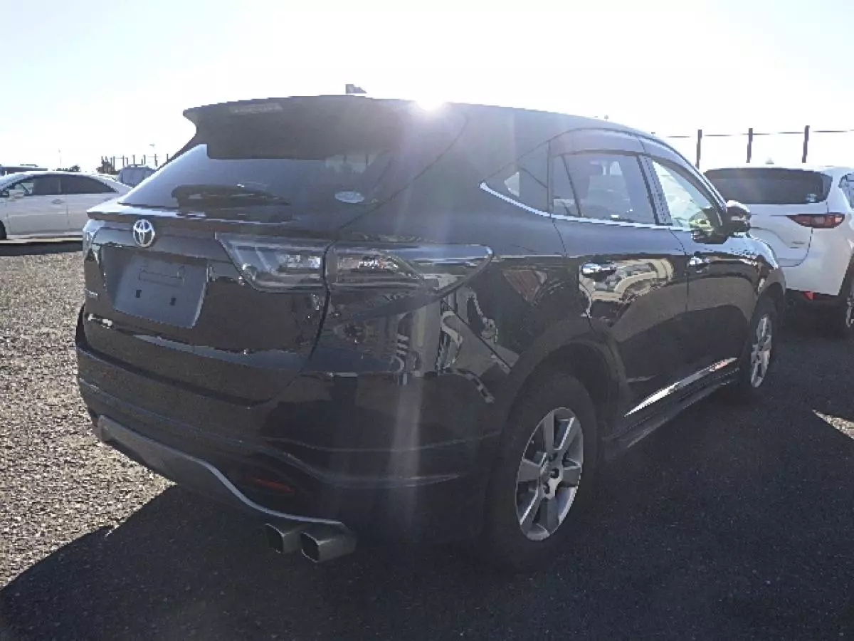 Toyota Harrier   - 2016