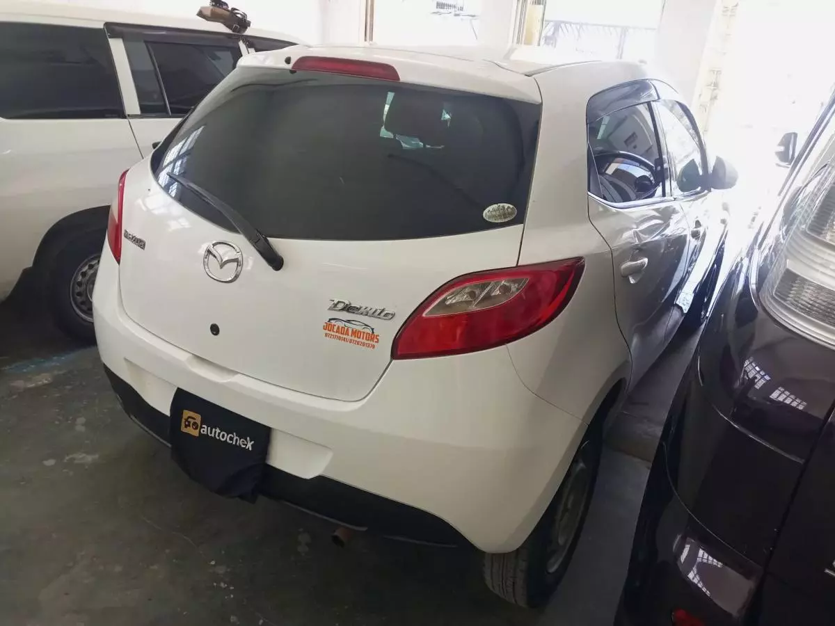 Mazda Demio - 2012