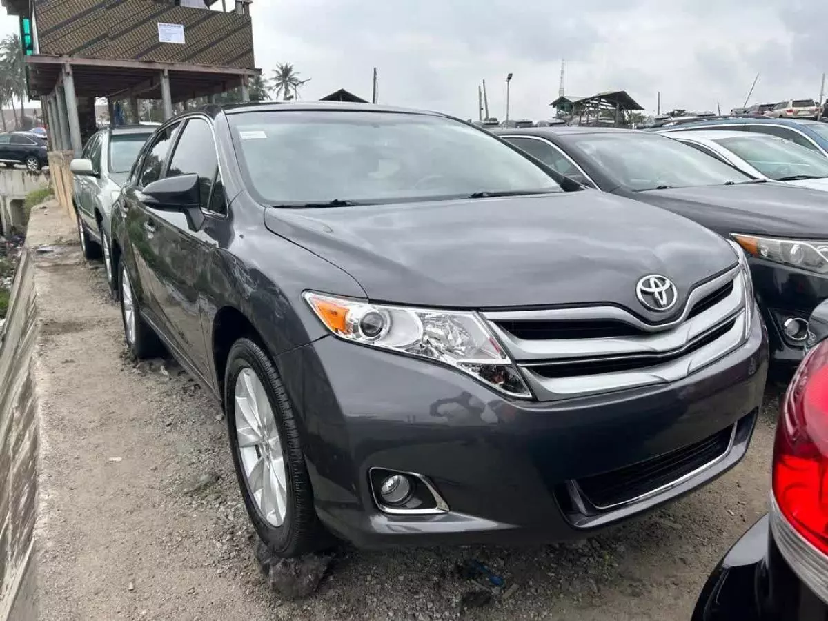 Toyota Venza   - 2013