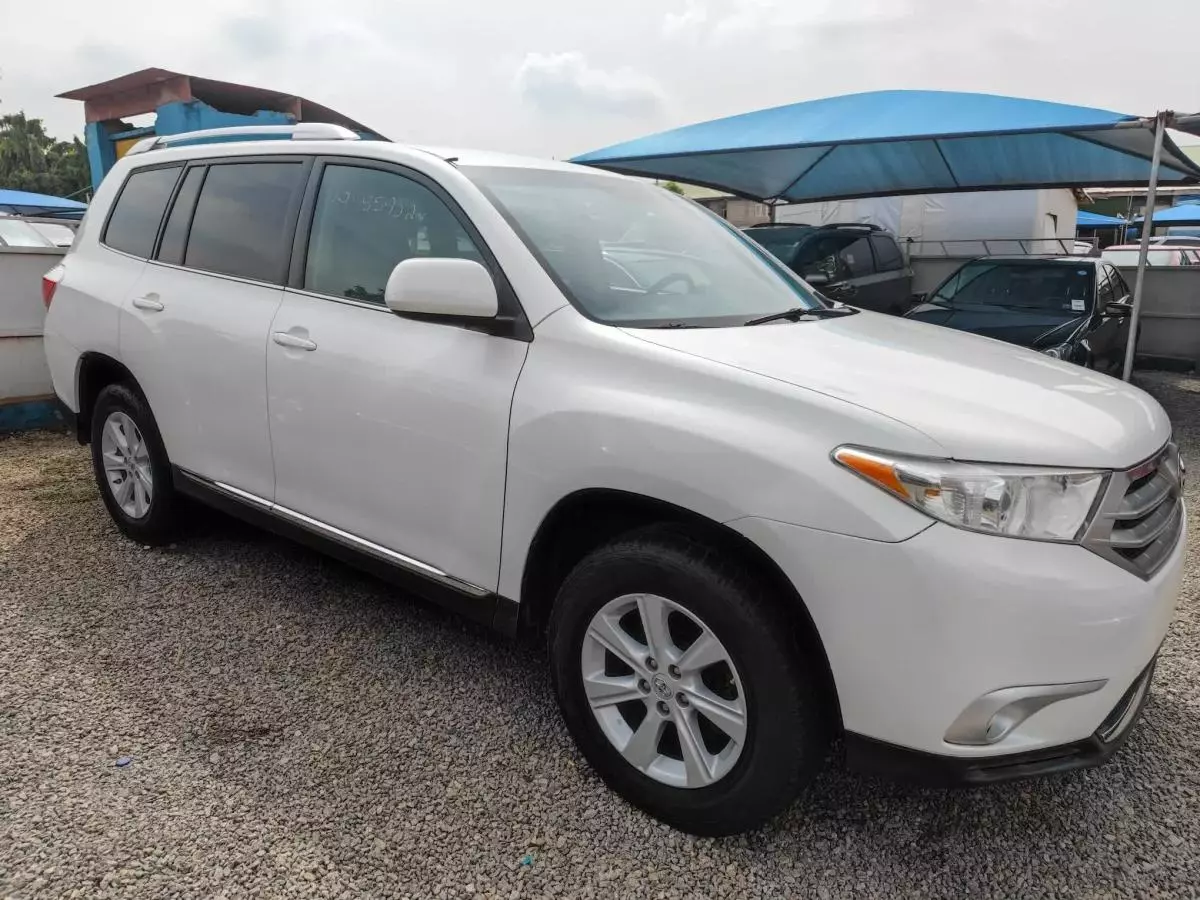 Toyota Highlander   - 2013