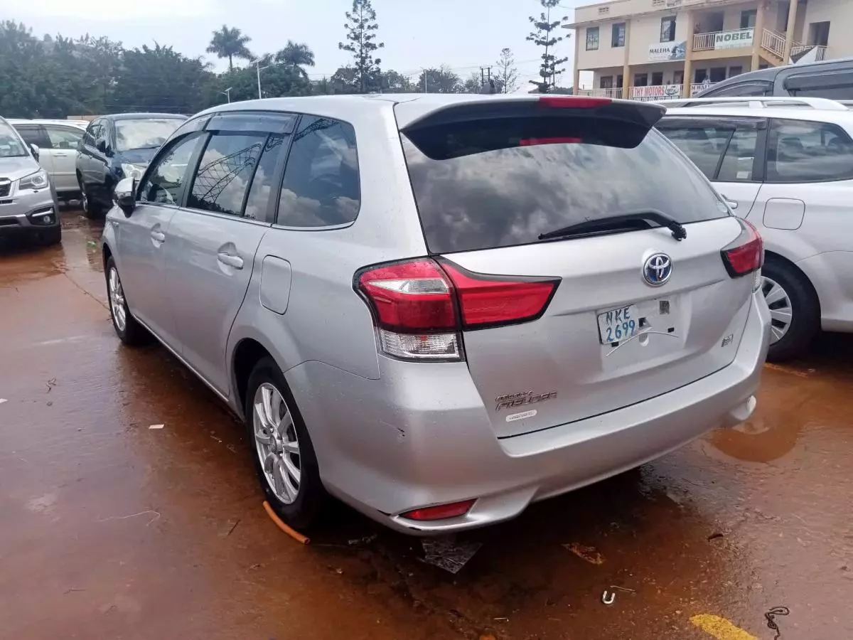 Toyota Fielder hybrid    - 2015