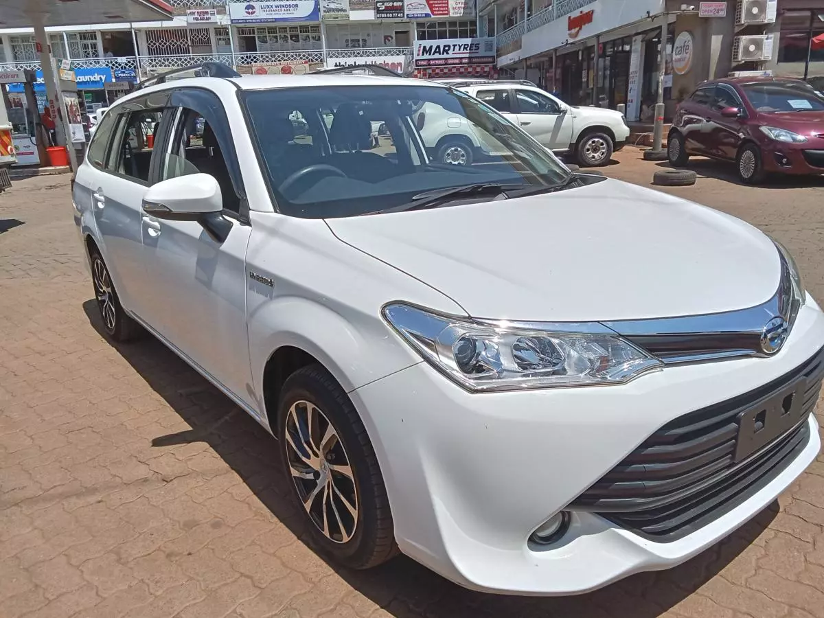 Toyota Fielder hybrid    - 2017