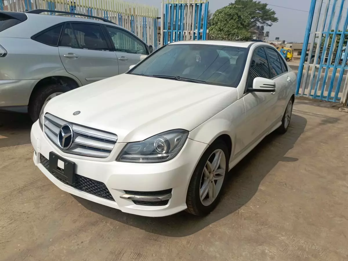 Mercedes-Benz C 300   - 2012