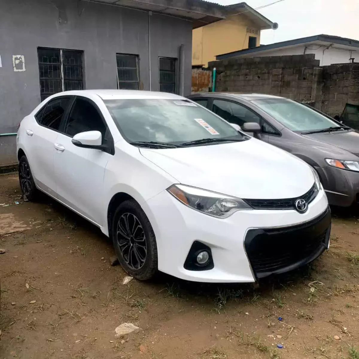 Toyota Corolla   - 2015