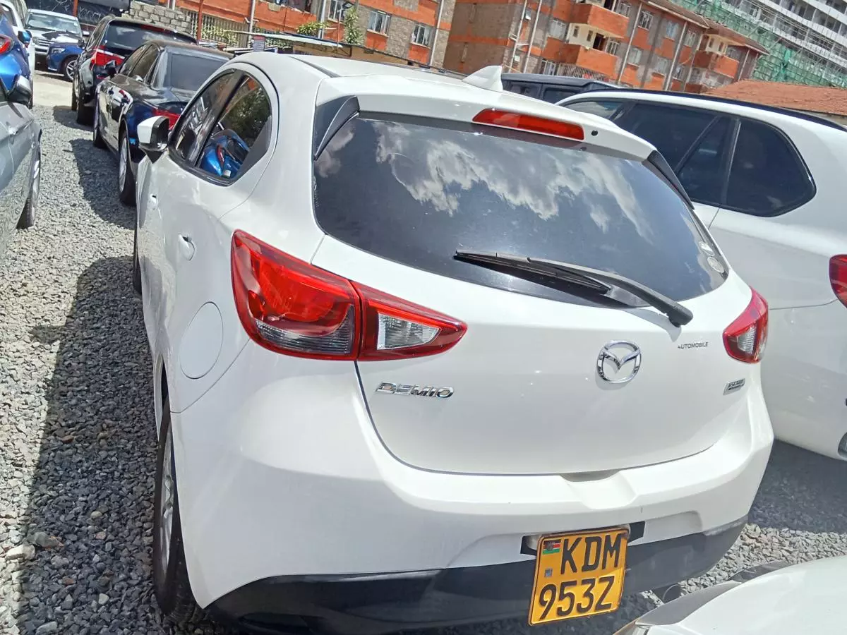 Mazda Demio    - 2016