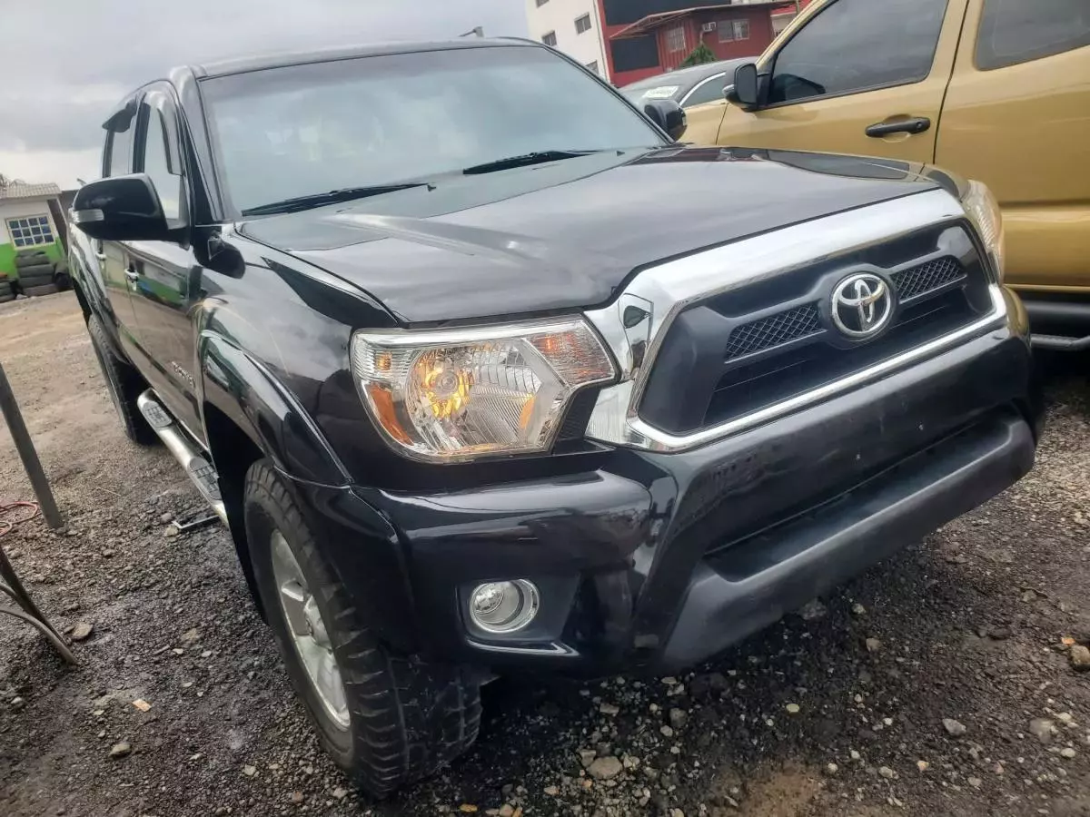 Toyota Tacoma   - 2013