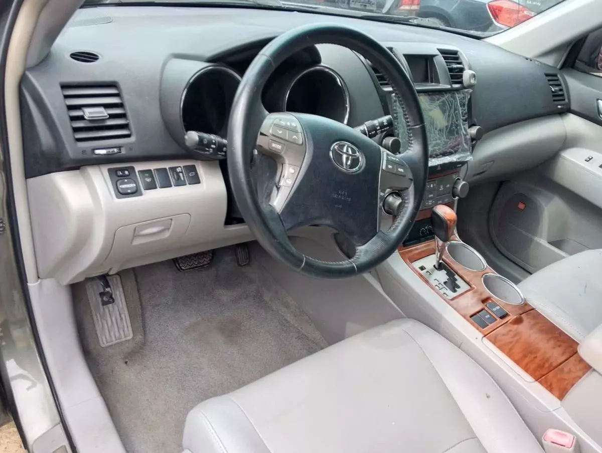 Toyota Highlander   - 2008