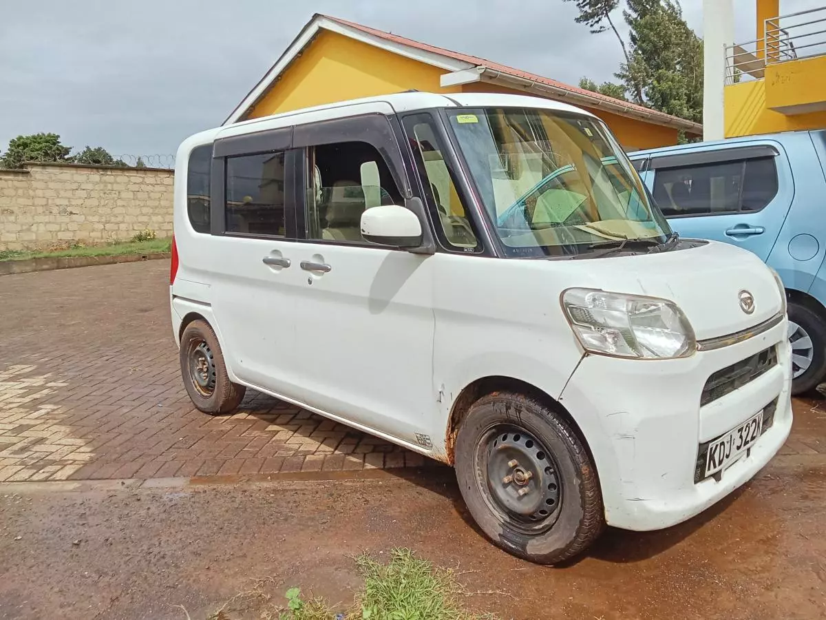 Daihatsu Tanto   - 2015