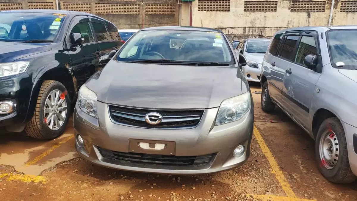 Toyota Fielder    - 2009