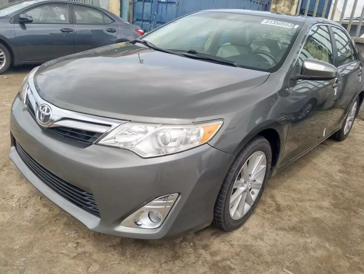 Toyota Camry   - 2012