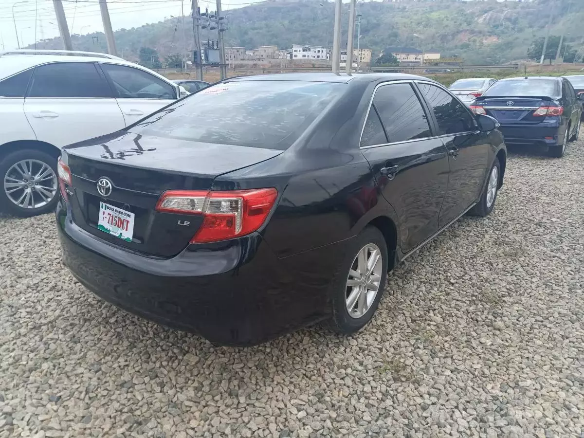 Toyota Camry   - 2013