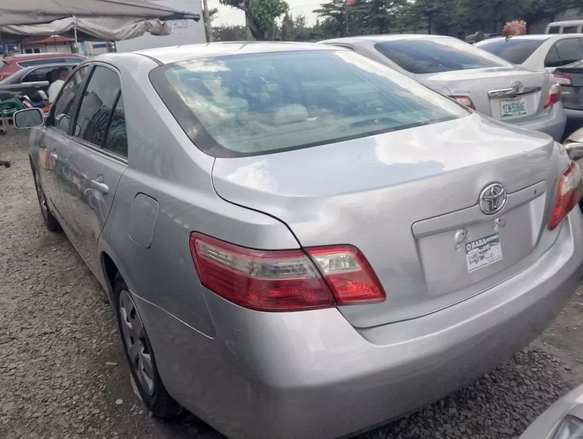 Toyota Camry   - 2007