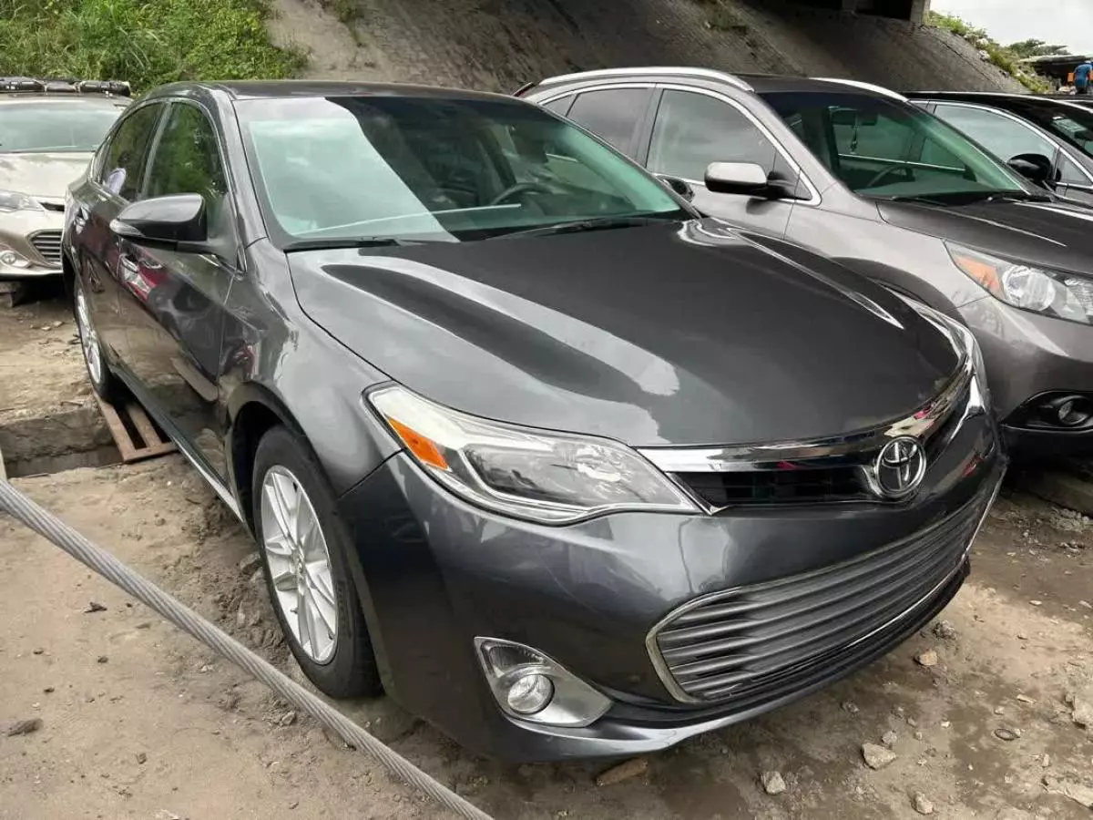 Toyota Avalon   - 2015