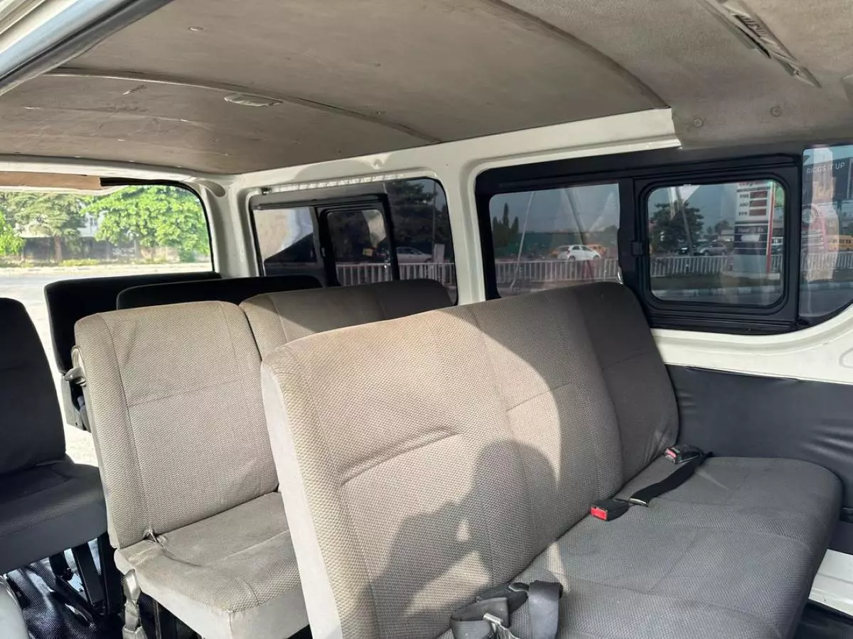 Toyota Hiace   - 2013