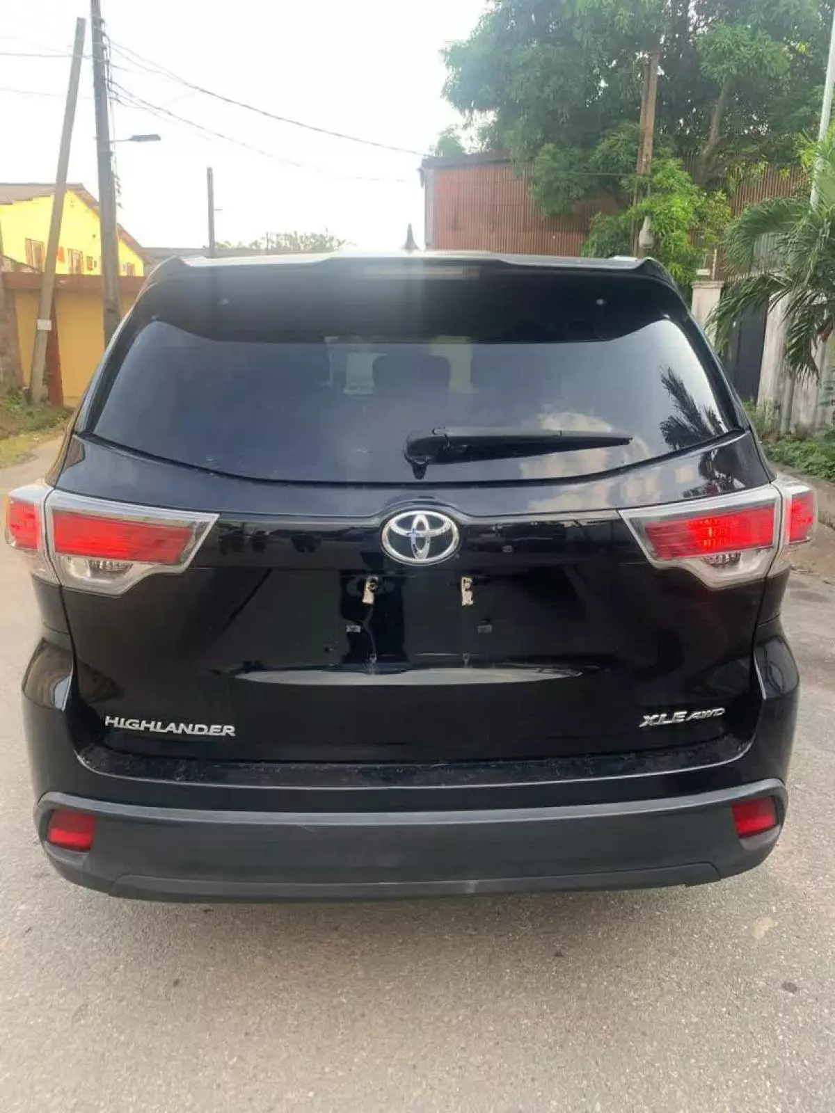 Toyota Highlander   - 2016