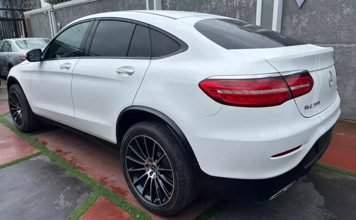 Mercedes-Benz GLC 300   - 2018