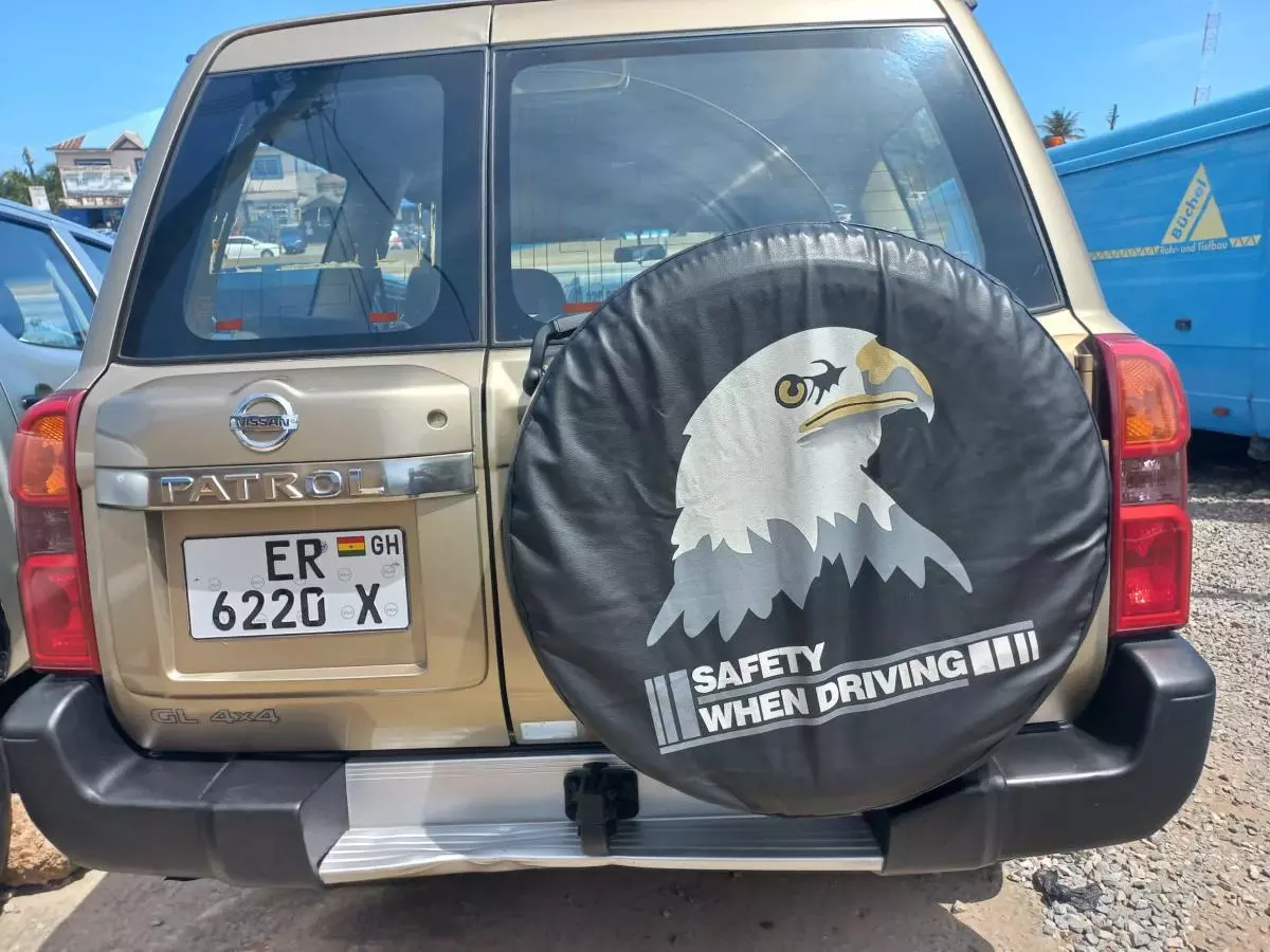 Nissan Patrol - 2000