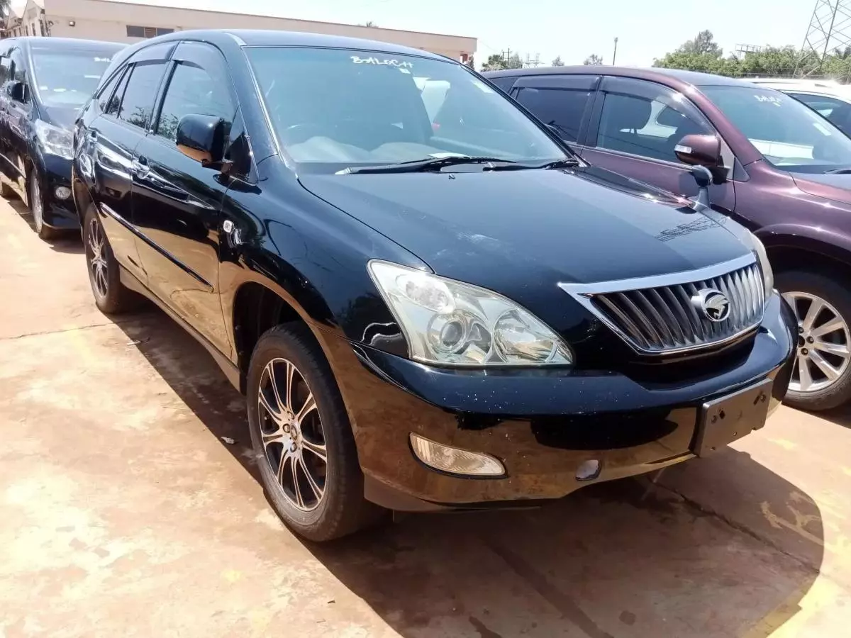 Toyota Harrier   - 2011